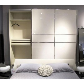 Белая спальня со шкафом купе